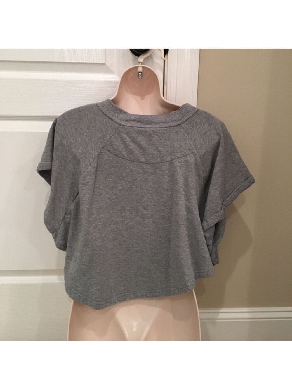 ROMEO & JULIET COUTURE Gray Short Sleeve Sweatshirt w/ Lace Owl Print Size S - Picture 5 of 6